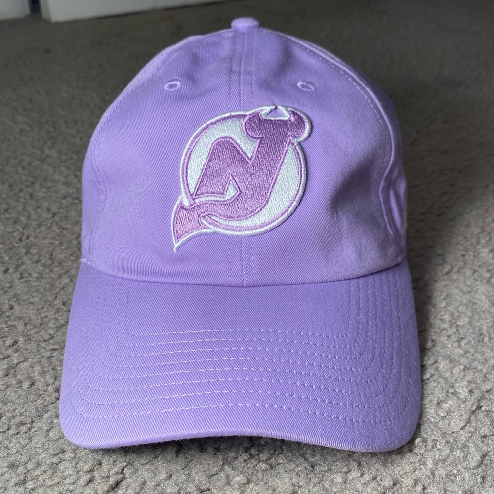 NJ Devils hockey fights cancer hat